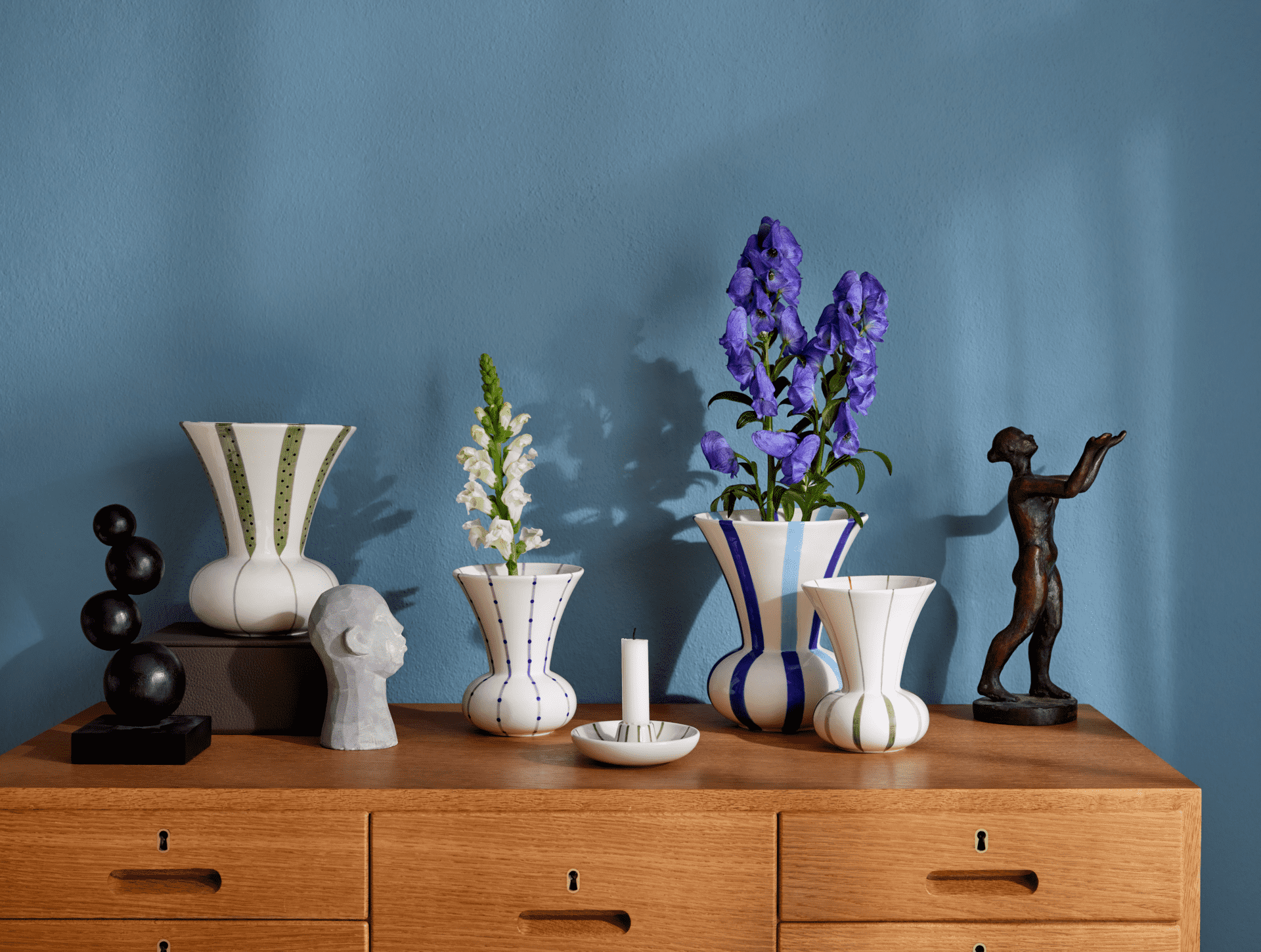 Vase mit Ikebanaeinsatz